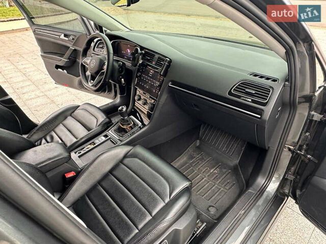 Серый Фольксваген Гольф, объемом двигателя 1.97 л и пробегом 284 тыс. км за 13500 $, фото 25 на Automoto.ua