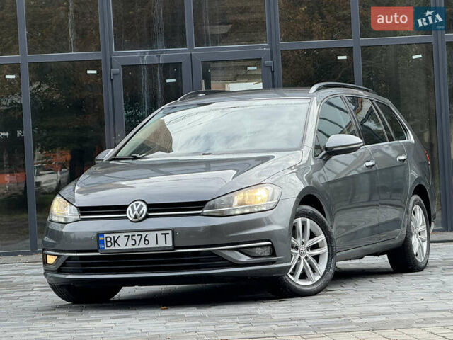 Серый Фольксваген Гольф, объемом двигателя 1.6 л и пробегом 253 тыс. км за 12700 $, фото 33 на Automoto.ua