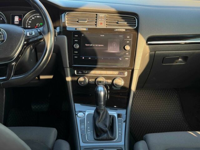 Серый Фольксваген Гольф, объемом двигателя 2 л и пробегом 330 тыс. км за 15300 $, фото 13 на Automoto.ua