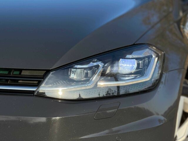 Серый Фольксваген Гольф, объемом двигателя 2 л и пробегом 330 тыс. км за 15300 $, фото 3 на Automoto.ua