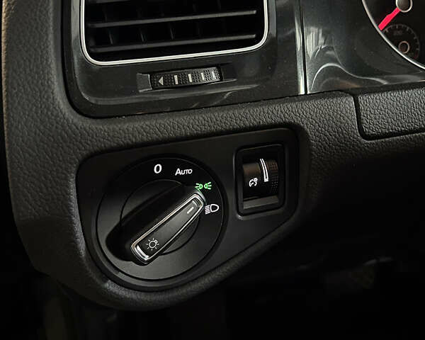 Серый Фольксваген Гольф, объемом двигателя 1.8 л и пробегом 73 тыс. км за 11000 $, фото 15 на Automoto.ua