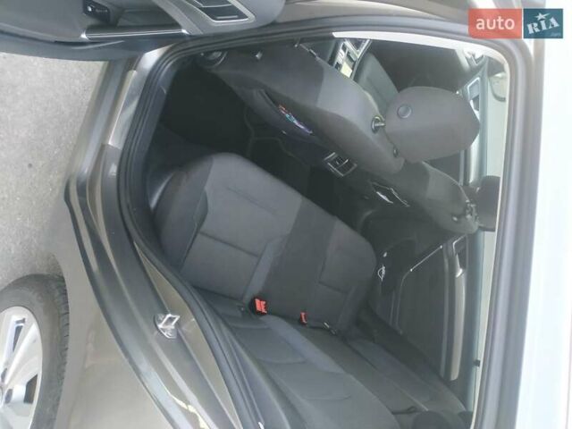 Серый Фольксваген Гольф, объемом двигателя 1.6 л и пробегом 290 тыс. км за 11699 $, фото 24 на Automoto.ua