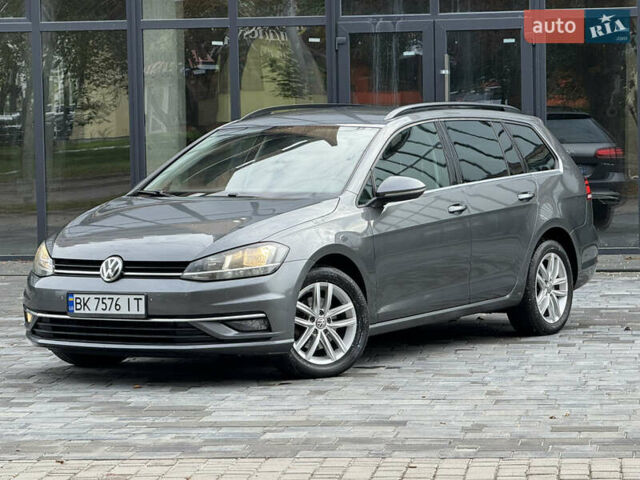 Серый Фольксваген Гольф, объемом двигателя 1.6 л и пробегом 253 тыс. км за 12700 $, фото 29 на Automoto.ua