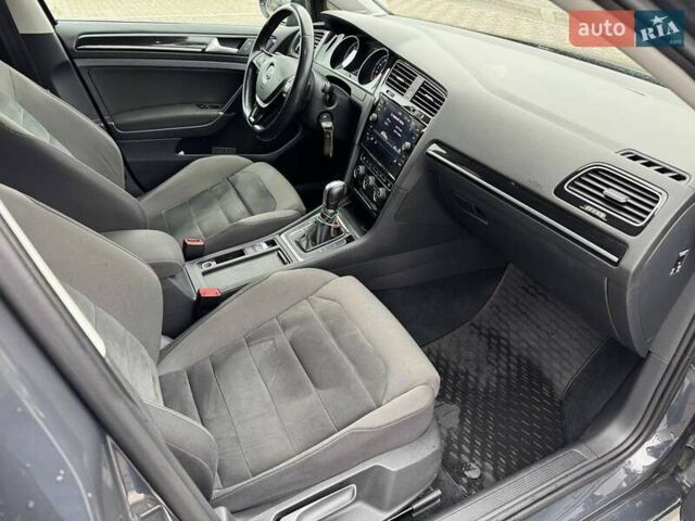 Серый Фольксваген Гольф, объемом двигателя 2 л и пробегом 246 тыс. км за 13500 $, фото 16 на Automoto.ua