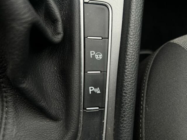 Сірий Фольксваген Гольф, об'ємом двигуна 1.6 л та пробігом 237 тис. км за 10900 $, фото 20 на Automoto.ua