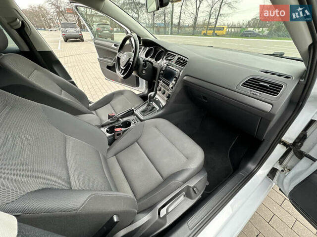 Серый Фольксваген Гольф, объемом двигателя 1.8 л и пробегом 100 тыс. км за 12700 $, фото 46 на Automoto.ua