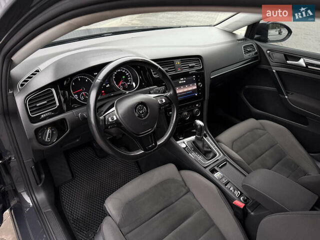 Серый Фольксваген Гольф, объемом двигателя 1.97 л и пробегом 328 тыс. км за 15600 $, фото 23 на Automoto.ua