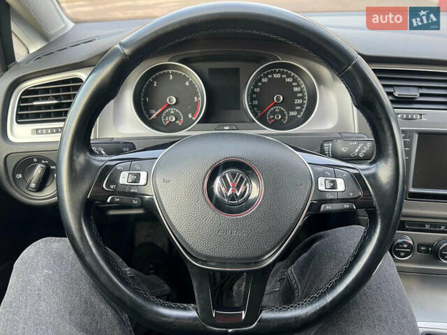 Серый Фольксваген Гольф, объемом двигателя 1.6 л и пробегом 239 тыс. км за 10900 $, фото 16 на Automoto.ua