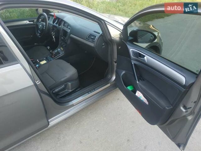 Серый Фольксваген Гольф, объемом двигателя 1.6 л и пробегом 290 тыс. км за 11699 $, фото 21 на Automoto.ua