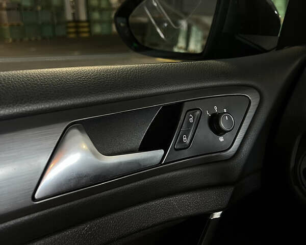 Серый Фольксваген Гольф, объемом двигателя 1.8 л и пробегом 73 тыс. км за 11000 $, фото 9 на Automoto.ua