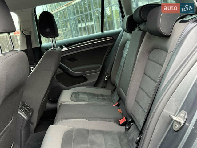 Серый Фольксваген Гольф, объемом двигателя 1.6 л и пробегом 253 тыс. км за 13300 $, фото 36 на Automoto.ua