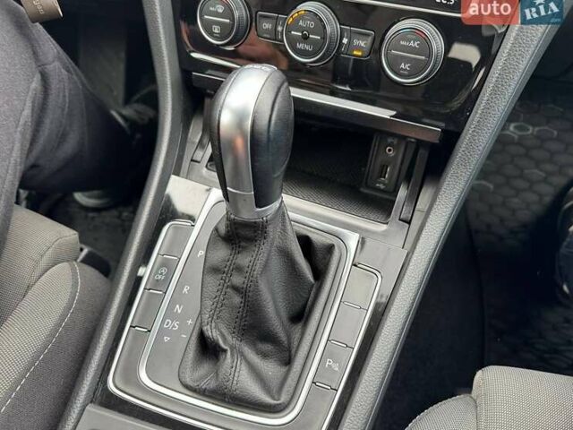 Серый Фольксваген Гольф, объемом двигателя 2 л и пробегом 246 тыс. км за 13500 $, фото 19 на Automoto.ua