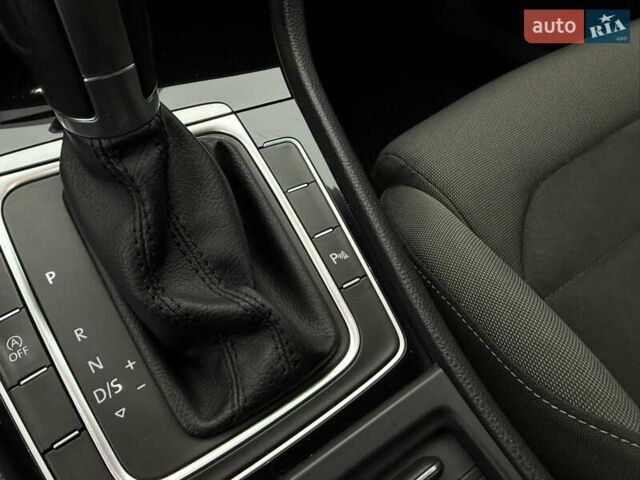 Серый Фольксваген Гольф, объемом двигателя 1.97 л и пробегом 328 тыс. км за 15600 $, фото 35 на Automoto.ua