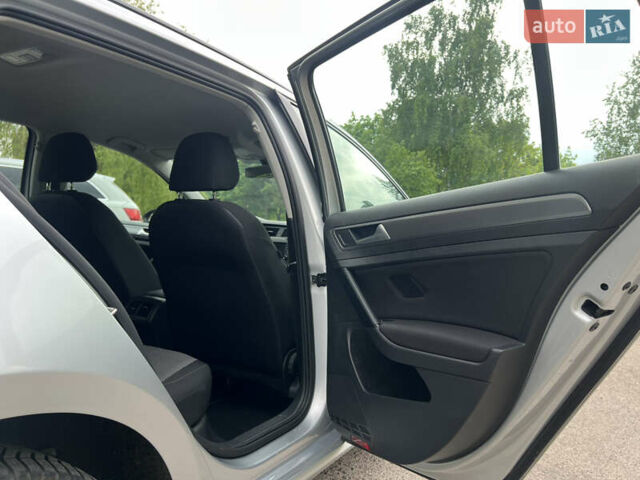 Серый Фольксваген Гольф, объемом двигателя 1.6 л и пробегом 237 тыс. км за 10900 $, фото 35 на Automoto.ua