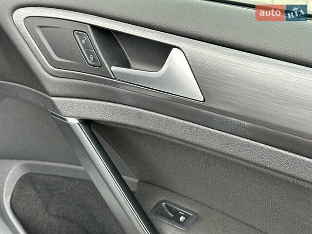 Серый Фольксваген Гольф, объемом двигателя 1.8 л и пробегом 100 тыс. км за 12700 $, фото 43 на Automoto.ua