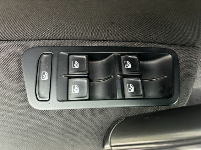 Сірий Фольксваген Гольф, об'ємом двигуна 1.6 л та пробігом 237 тис. км за 10900 $, фото 16 на Automoto.ua