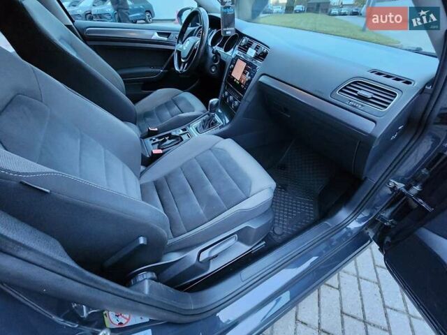 Серый Фольксваген Гольф, объемом двигателя 1.6 л и пробегом 191 тыс. км за 15500 $, фото 11 на Automoto.ua