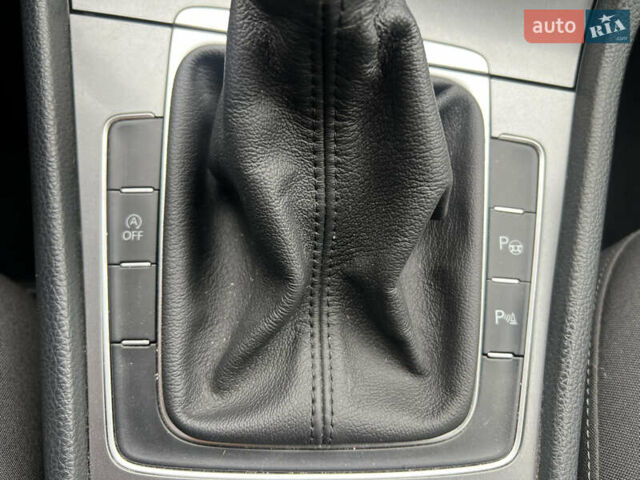 Серый Фольксваген Гольф, объемом двигателя 1.6 л и пробегом 237 тыс. км за 10900 $, фото 26 на Automoto.ua