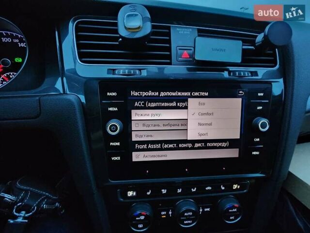 Серый Фольксваген Гольф, объемом двигателя 1.6 л и пробегом 191 тыс. км за 15500 $, фото 24 на Automoto.ua