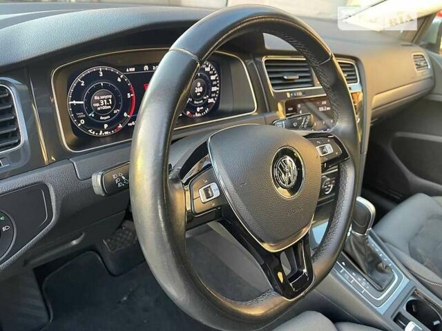 Серый Фольксваген Гольф, объемом двигателя 1.6 л и пробегом 221 тыс. км за 14700 $, фото 1 на Automoto.ua