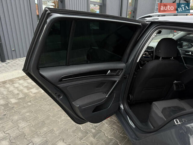 Серый Фольксваген Гольф, объемом двигателя 1.97 л и пробегом 330 тыс. км за 14000 $, фото 17 на Automoto.ua