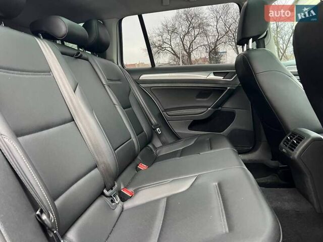 Серый Фольксваген Гольф, объемом двигателя 1.8 л и пробегом 105 тыс. км за 12700 $, фото 21 на Automoto.ua