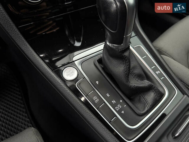 Серый Фольксваген Гольф, объемом двигателя 1.97 л и пробегом 330 тыс. км за 14000 $, фото 19 на Automoto.ua