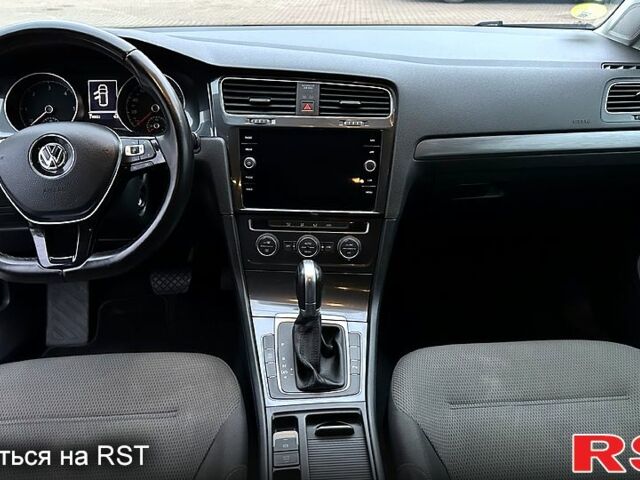 Серый Фольксваген Гольф, объемом двигателя 1.6 л и пробегом 210 тыс. км за 14500 $, фото 6 на Automoto.ua