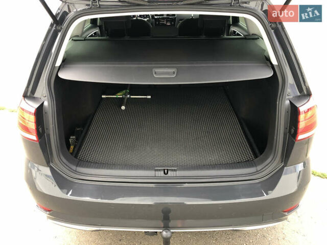 Серый Фольксваген Гольф, объемом двигателя 1.6 л и пробегом 299 тыс. км за 13000 $, фото 25 на Automoto.ua