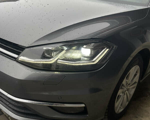 Серый Фольксваген Гольф, объемом двигателя 1.6 л и пробегом 241 тыс. км за 12400 $, фото 6 на Automoto.ua