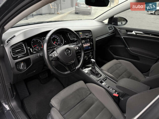 Серый Фольксваген Гольф, объемом двигателя 1.97 л и пробегом 328 тыс. км за 15600 $, фото 24 на Automoto.ua