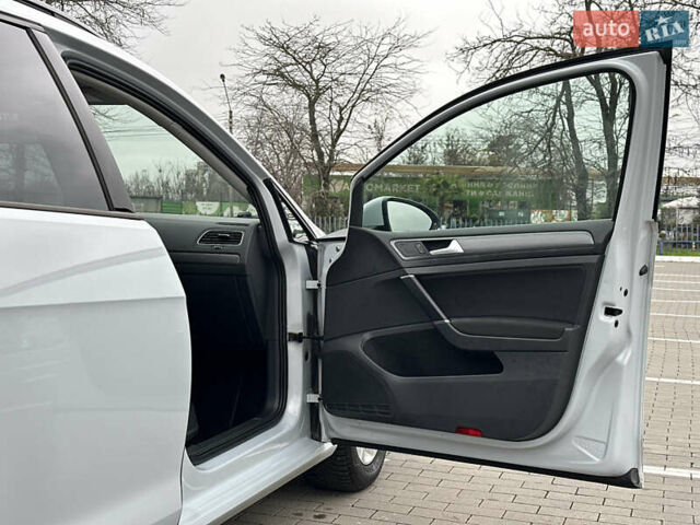 Серый Фольксваген Гольф, объемом двигателя 1.8 л и пробегом 100 тыс. км за 12700 $, фото 42 на Automoto.ua