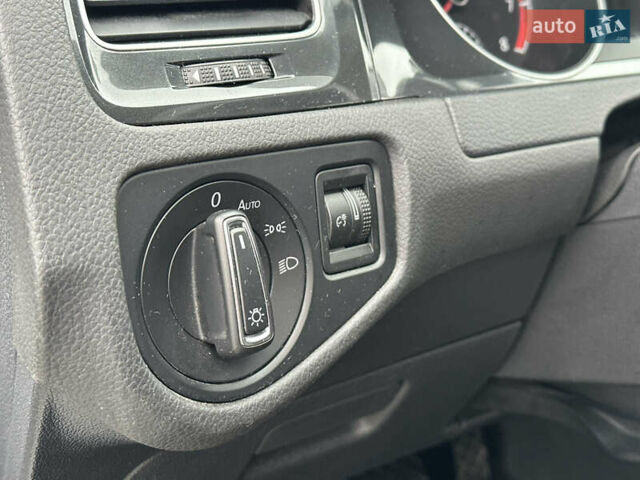 Серый Фольксваген Гольф, объемом двигателя 1.8 л и пробегом 100 тыс. км за 12700 $, фото 59 на Automoto.ua