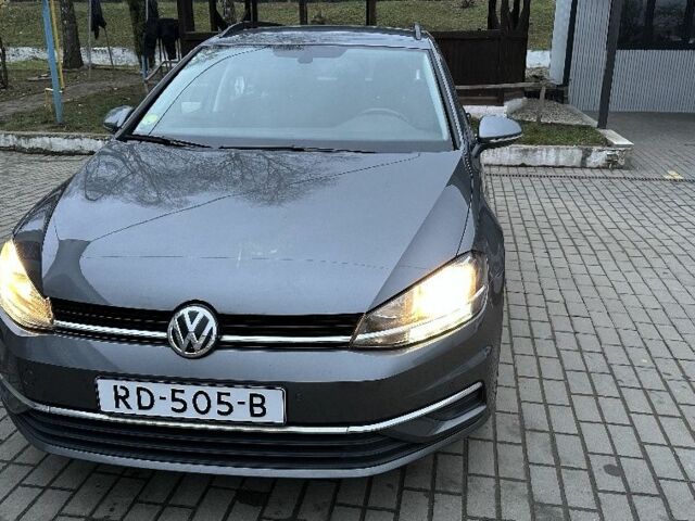 Серый Фольксваген Гольф, объемом двигателя 1.6 л и пробегом 210 тыс. км за 14500 $, фото 1 на Automoto.ua