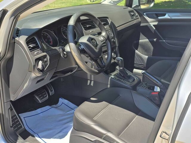 Серый Фольксваген Гольф, объемом двигателя 1.8 л и пробегом 67 тыс. км за 8000 $, фото 6 на Automoto.ua