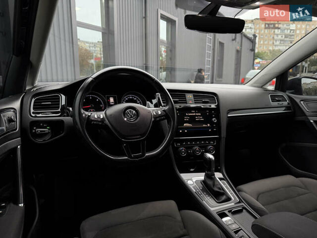 Серый Фольксваген Гольф, объемом двигателя 1.97 л и пробегом 328 тыс. км за 15600 $, фото 46 на Automoto.ua
