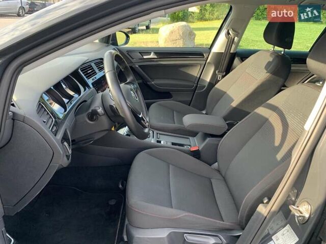 Серый Фольксваген Гольф, объемом двигателя 2 л и пробегом 237 тыс. км за 17999 $, фото 12 на Automoto.ua