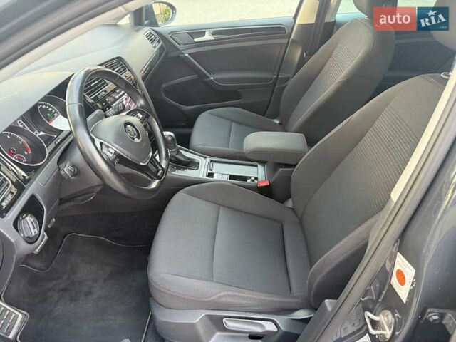 Серый Фольксваген Гольф, объемом двигателя 1.6 л и пробегом 221 тыс. км за 13950 $, фото 35 на Automoto.ua