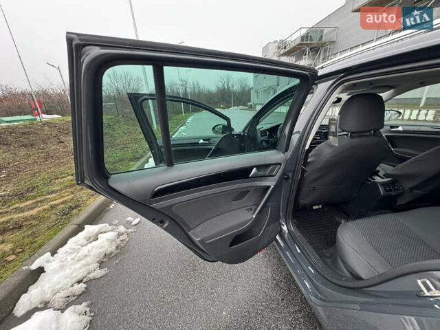 Серый Фольксваген Гольф, объемом двигателя 1.6 л и пробегом 207 тыс. км за 14500 $, фото 11 на Automoto.ua