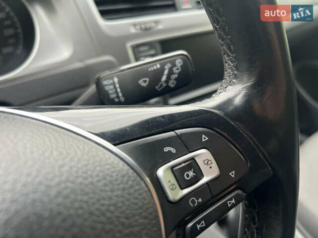 Серый Фольксваген Гольф, объемом двигателя 1.6 л и пробегом 237 тыс. км за 10900 $, фото 24 на Automoto.ua