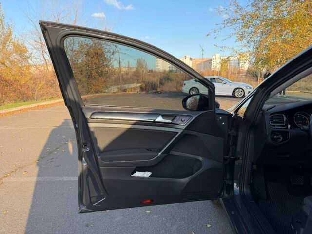 Серый Фольксваген Гольф, объемом двигателя 2 л и пробегом 330 тыс. км за 15300 $, фото 12 на Automoto.ua