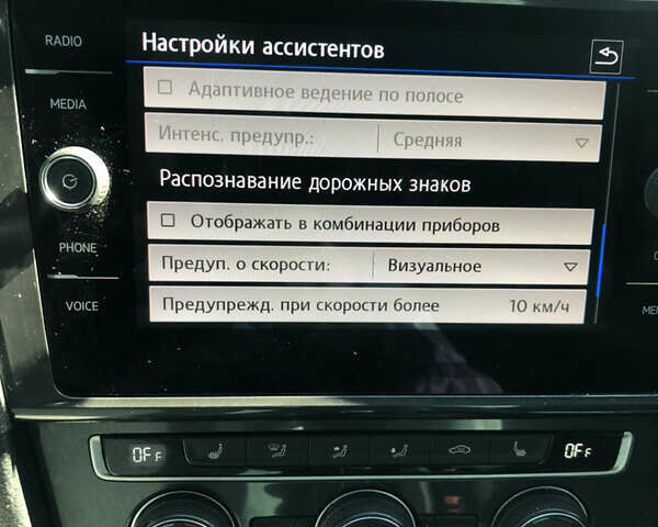 Серый Фольксваген Гольф, объемом двигателя 1.6 л и пробегом 246 тыс. км за 15000 $, фото 45 на Automoto.ua