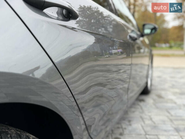 Серый Фольксваген Гольф, объемом двигателя 1.6 л и пробегом 253 тыс. км за 12700 $, фото 19 на Automoto.ua