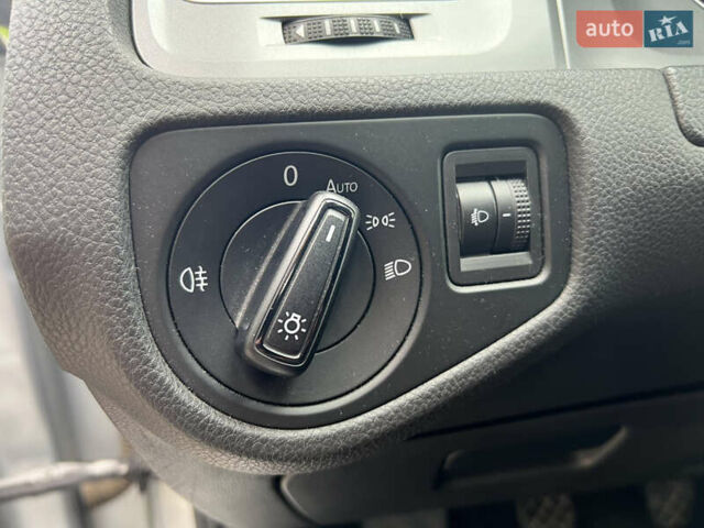 Серый Фольксваген Гольф, объемом двигателя 1.6 л и пробегом 237 тыс. км за 10900 $, фото 22 на Automoto.ua