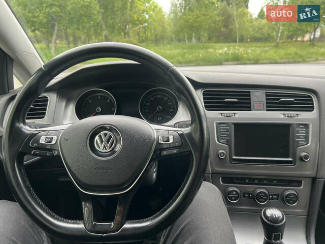 Серый Фольксваген Гольф, объемом двигателя 1.6 л и пробегом 237 тыс. км за 10900 $, фото 18 на Automoto.ua