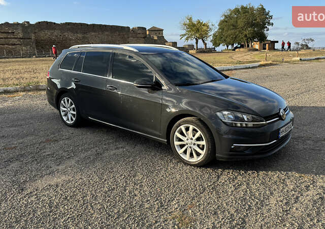 Серый Фольксваген Гольф, объемом двигателя 1.6 л и пробегом 299 тыс. км за 13000 $, фото 3 на Automoto.ua