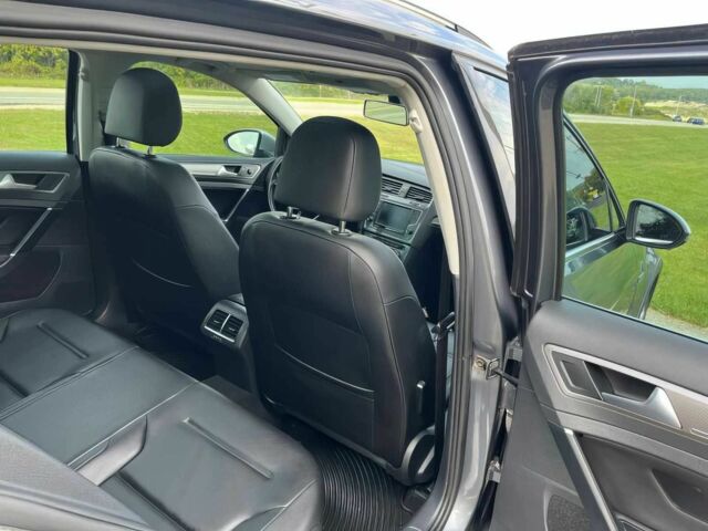 Серый Фольксваген Гольф, объемом двигателя 1.8 л и пробегом 50 тыс. км за 8000 $, фото 16 на Automoto.ua