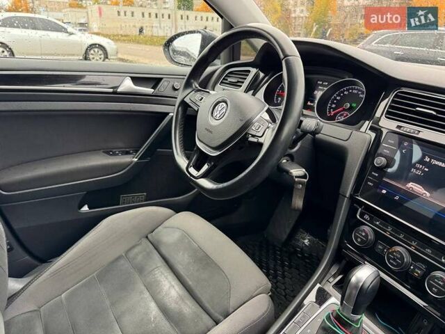 Серый Фольксваген Гольф, объемом двигателя 2 л и пробегом 246 тыс. км за 13500 $, фото 17 на Automoto.ua