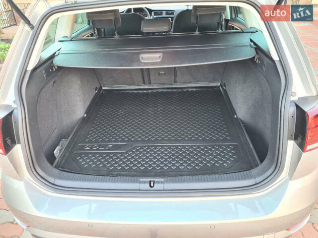 Серый Фольксваген Гольф, объемом двигателя 1.6 л и пробегом 220 тыс. км за 13600 $, фото 6 на Automoto.ua