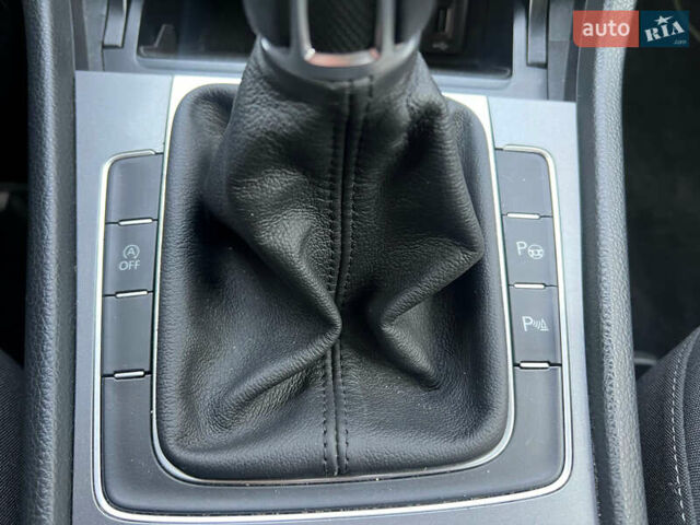 Серый Фольксваген Гольф, объемом двигателя 1.6 л и пробегом 239 тыс. км за 10900 $, фото 22 на Automoto.ua